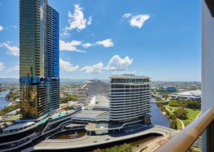 Convenient Located 2 Bedroom Apartment Next To Casino